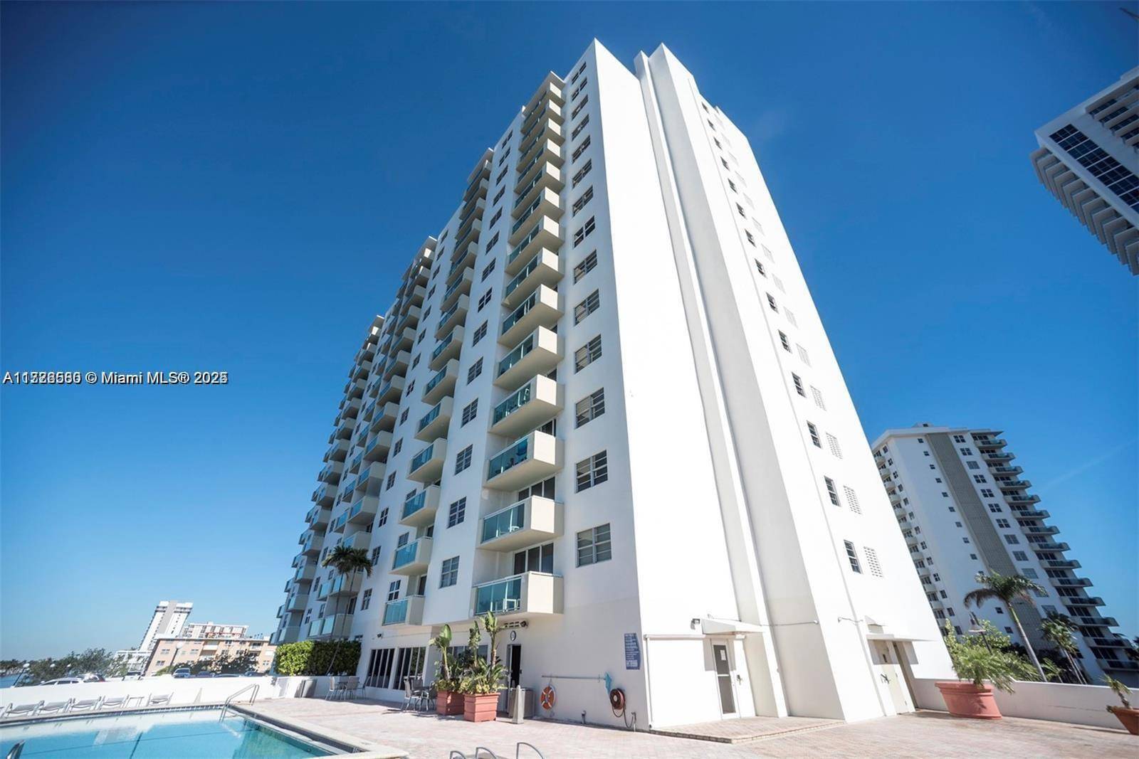 Gorgeous 2 bed and 2 bath unit with balcony facing East.