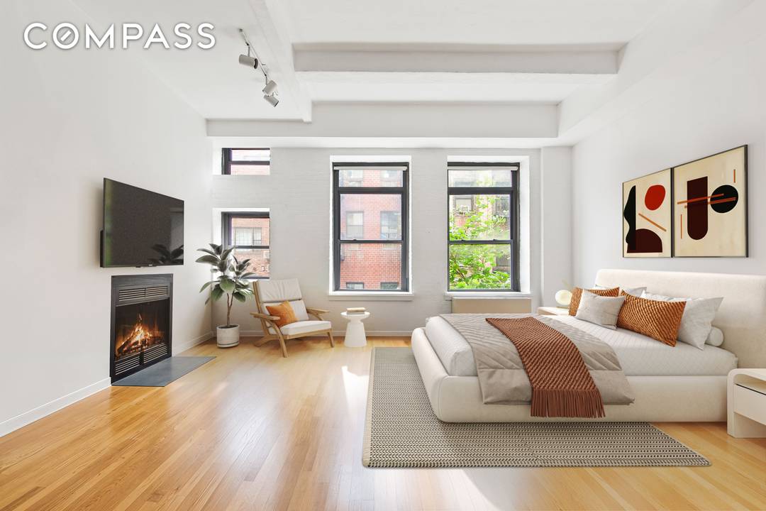 A rare, oversized loft in the heart of the West Village Meatpacking District !
