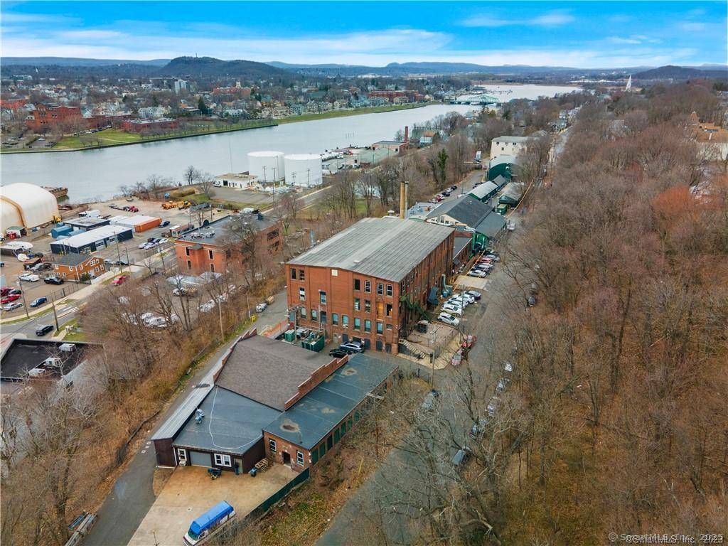 Heavy industrial building located in New Haven with plenty of room for opportunity.