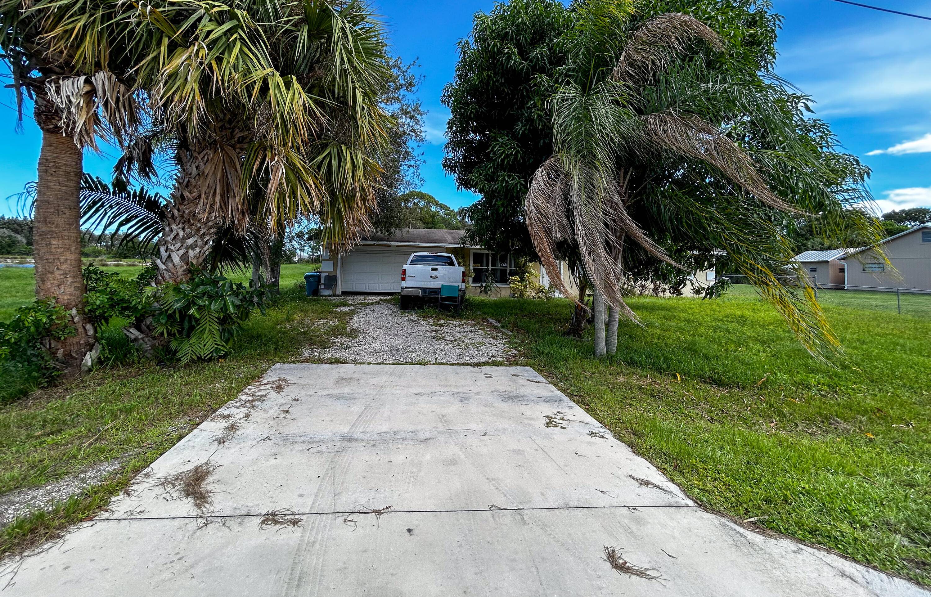 Fixer Upper on Oversized Lot Near US 1 !