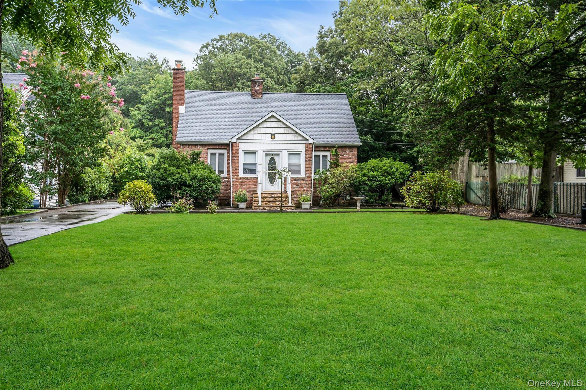 Great Smithtown Pines Location Large 1 2 Acre Lot Desirable Hauppauge Schools with Pines Elementary Wood Floors.