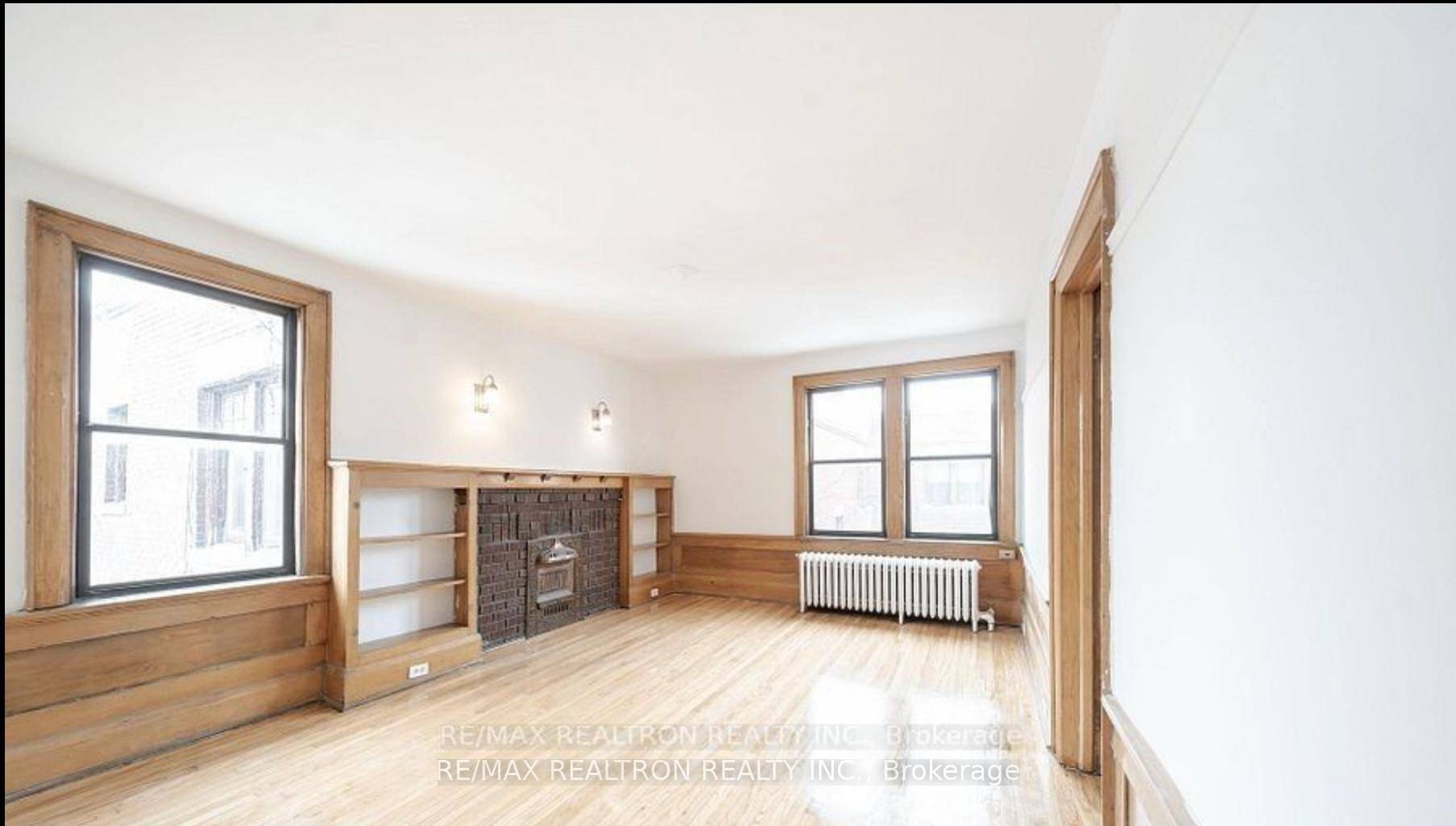 Newly Renovated And Spacious 1 Bedroom Suite, Large Windows With An Abundance Of Natural Light.