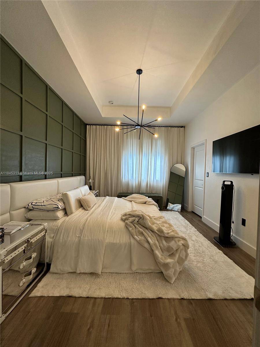 Upgrade to this tastefully redesigned 3 bed 2.