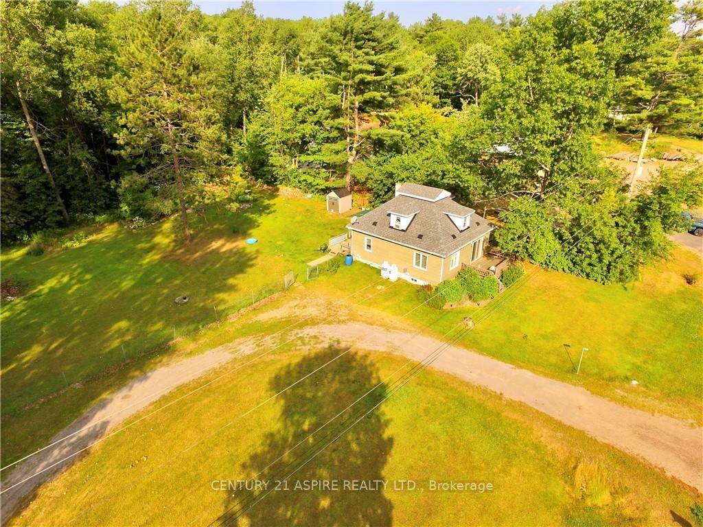 Welcome to this beautifully updated 3 bedroom, 1.