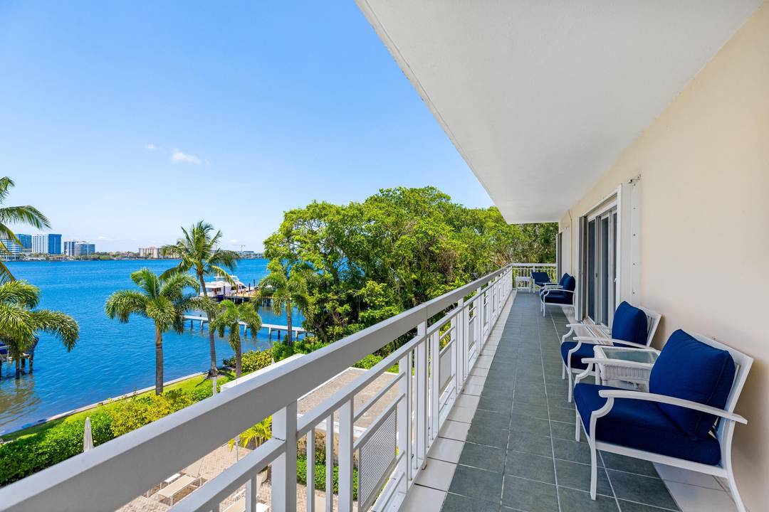 Fantastic opportunity to own a direct Intracoastal 3BR 2.