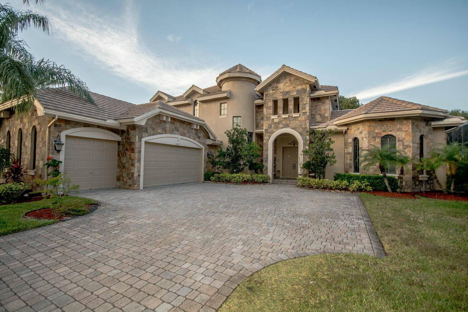 This custom home in the heart of wellington will not last.