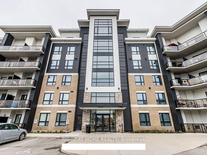 Absolutely Stunning, Move In Ready 2 Bedroom, 2 Full Bathroom Condo With 1 Parking amp ; 1 Locker !
