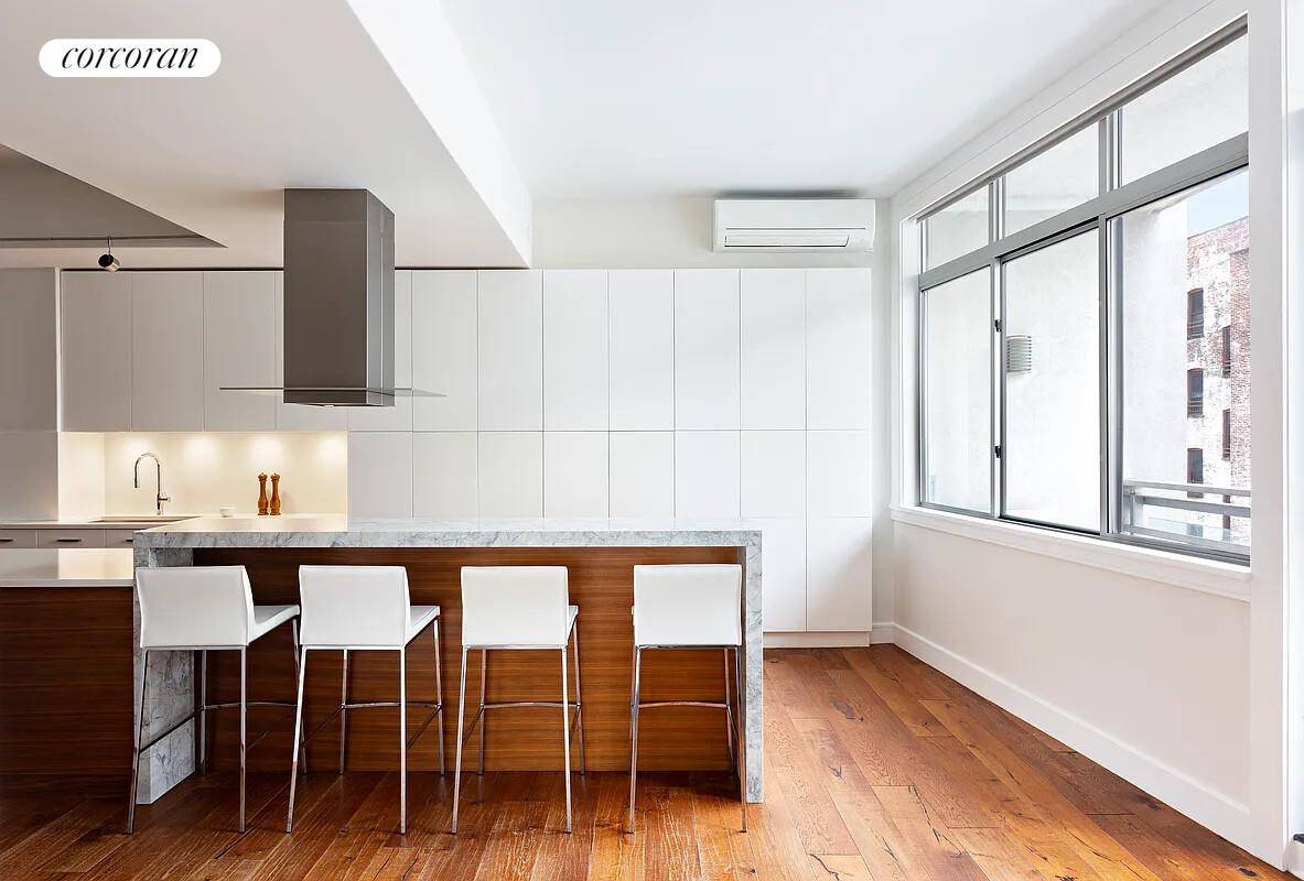NOTE Taxes reflect primary residence discount Nestled in the crossroads of SoHo, Nolita, and Tribeca, enjoy effortless convenience in this sprawling three bedroom, three and a half bathroom penthouse with ...