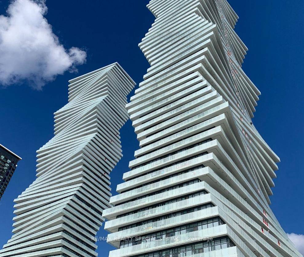 1 bed Den M2 Condo In The Heart of Mississauga City Center !