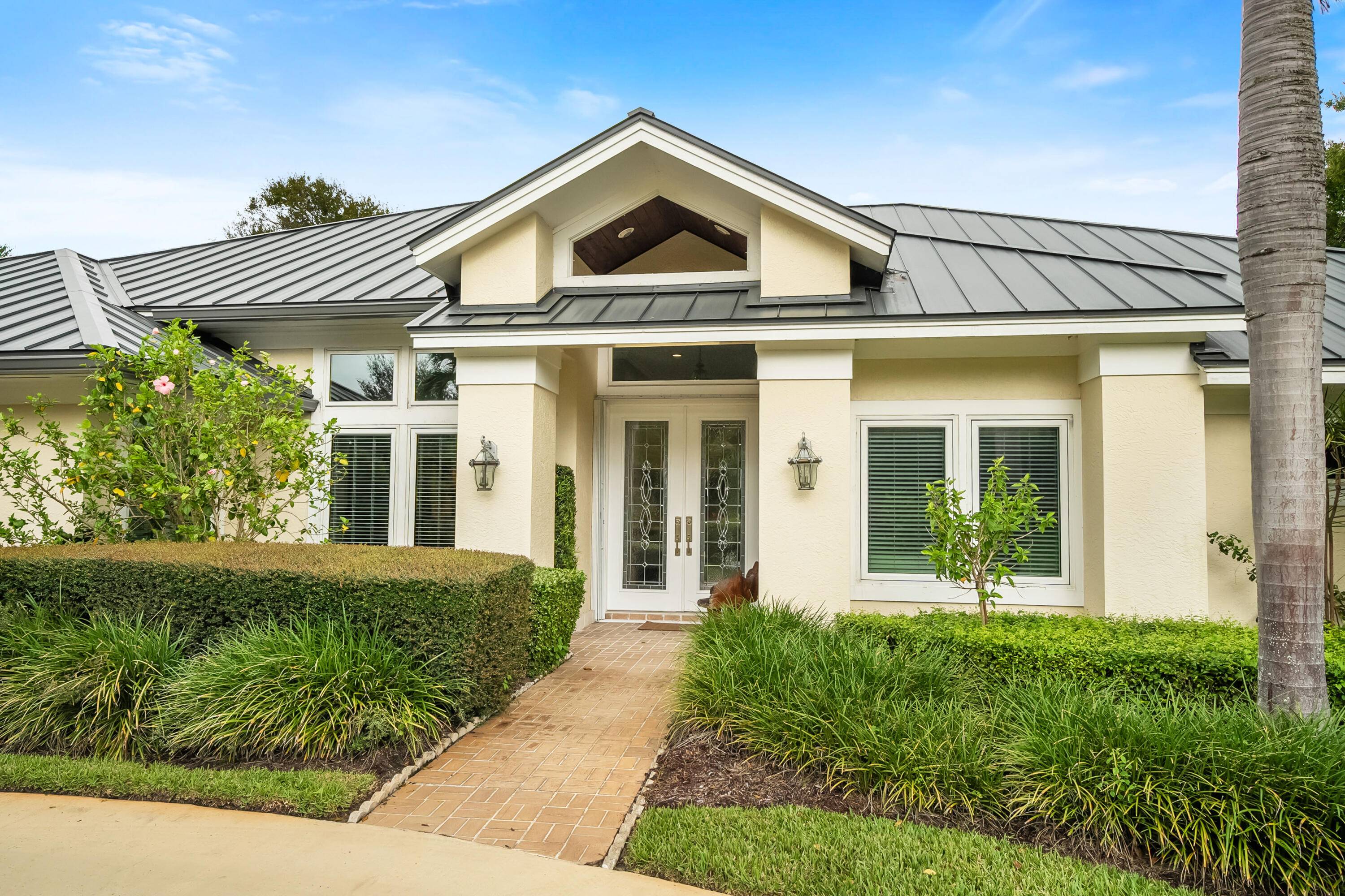 Welcome to this well maintained 4 bedroom, 3.