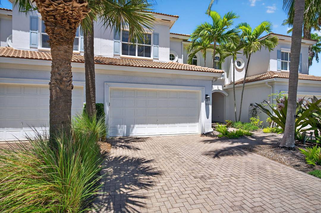 Short Term rental in gated Jupiter Harbour !