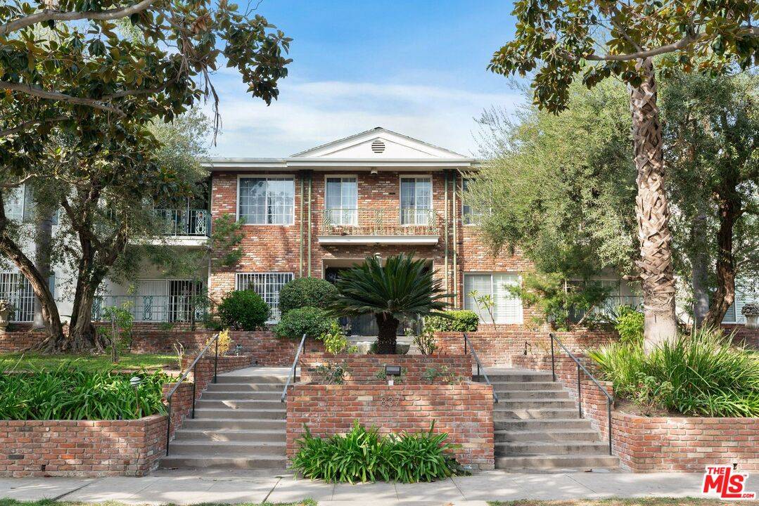 837 S Windsor Blvd 2BR Hancock Park La