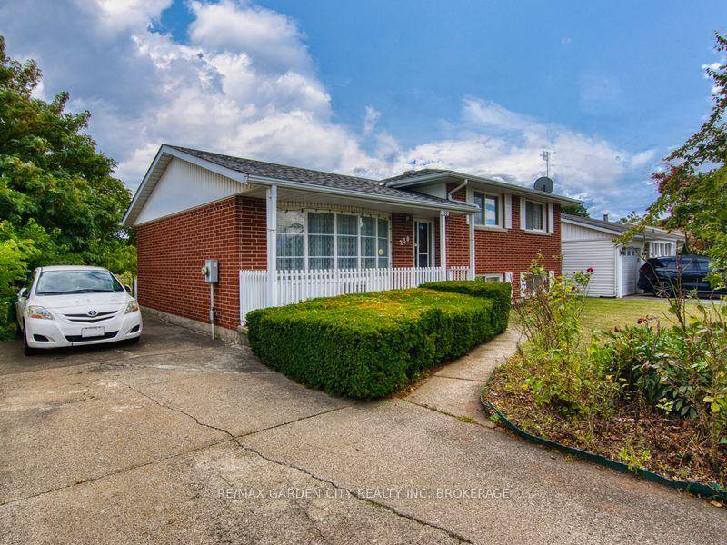 This house has been family owned for more than 40 years !