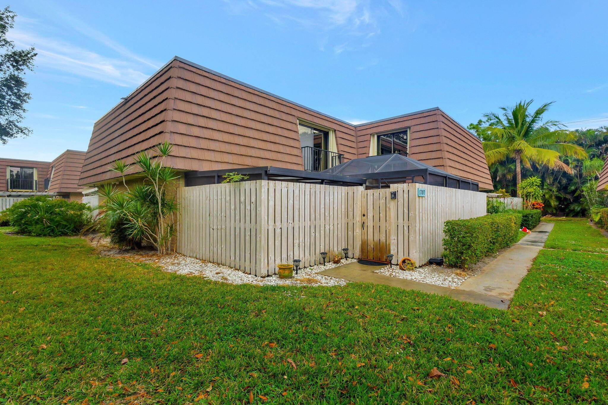 Welcome to your dream townhouse !
