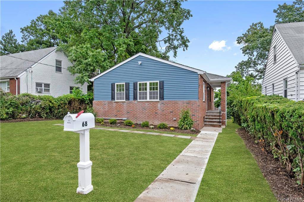 Welcome home to beautifully refinished Wakefield Park 3 bdrm 2 bth gem on quiet cul de sac.