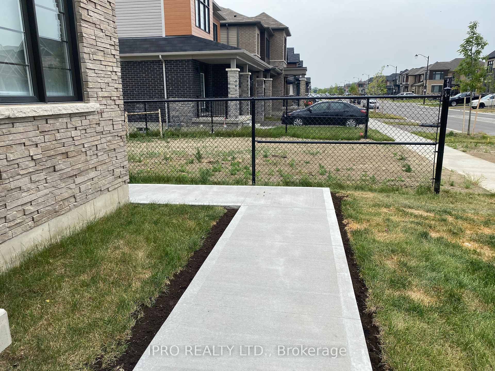 You're sure to love this legally built basement unit with 2 spacious bedrooms and space for working at home !