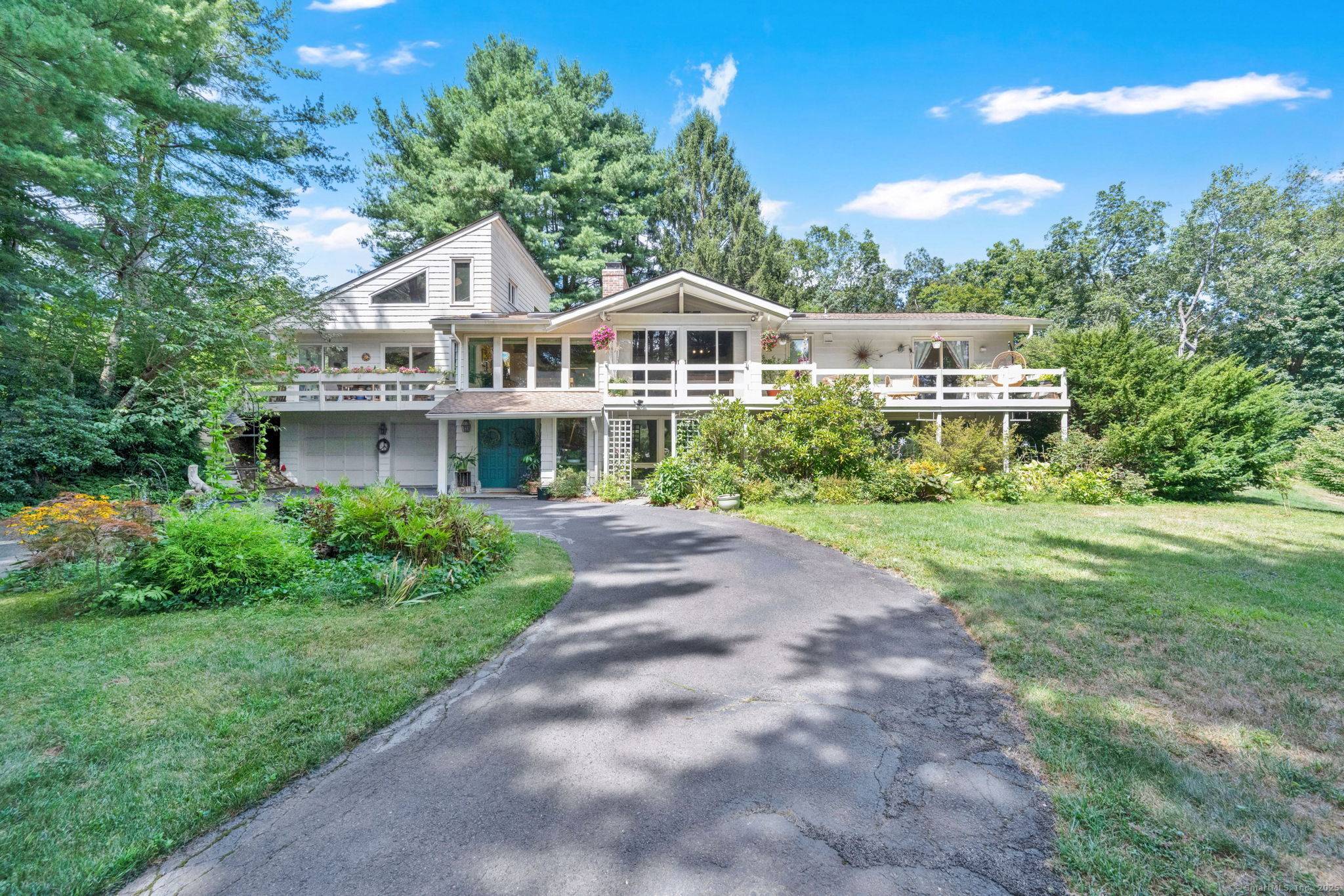 Introducing 26 Sunrise Drive a sprawling mid century modern home set on 2.