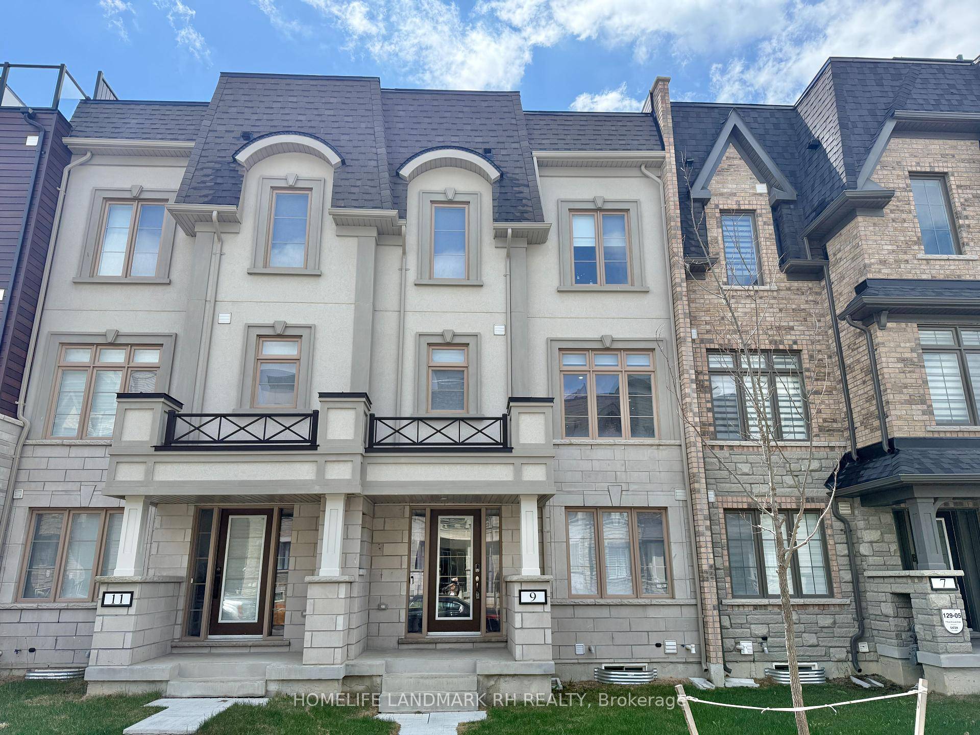 2 Yrs New Freehold 3 Bedroom Townhome Built by Minto in Prestigious Union Village.