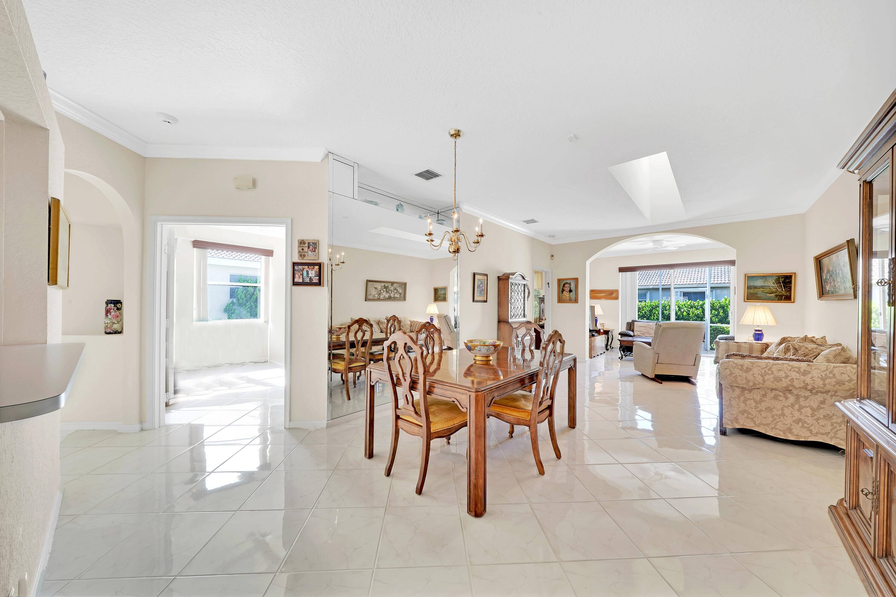 Welcome to Easy, Elegant Living in Majestic Isles !
