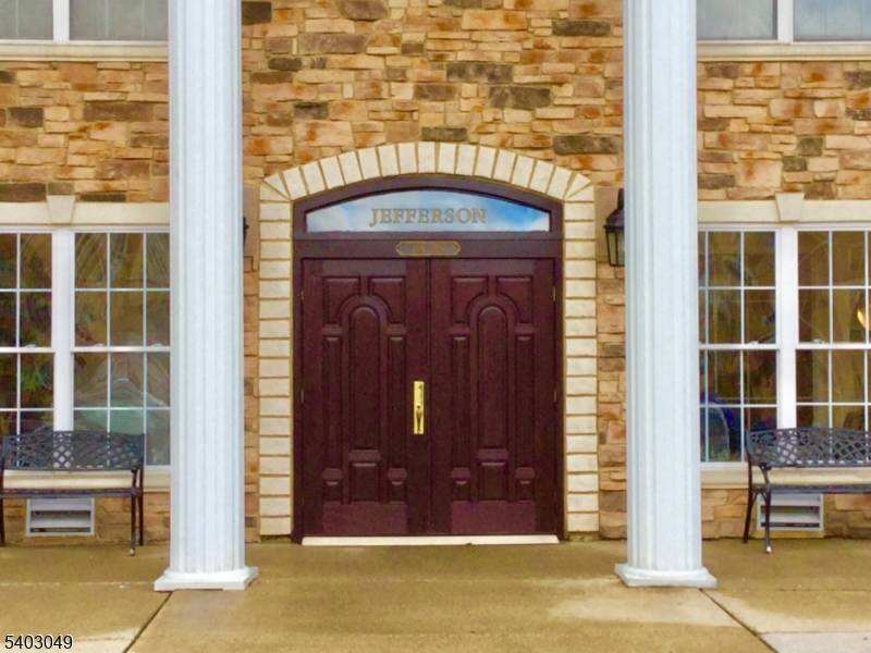 Cambridge B 3rd floor unit in the Jefferson building is priced to sell and is available for a quick closing.