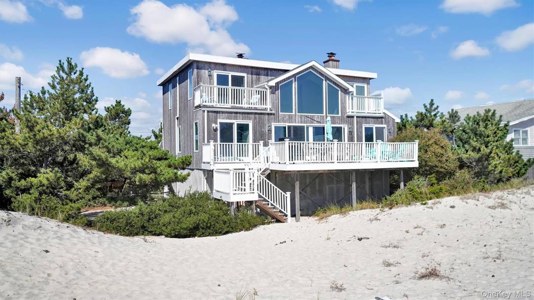 Your Dune Road dream home opportunity is here !