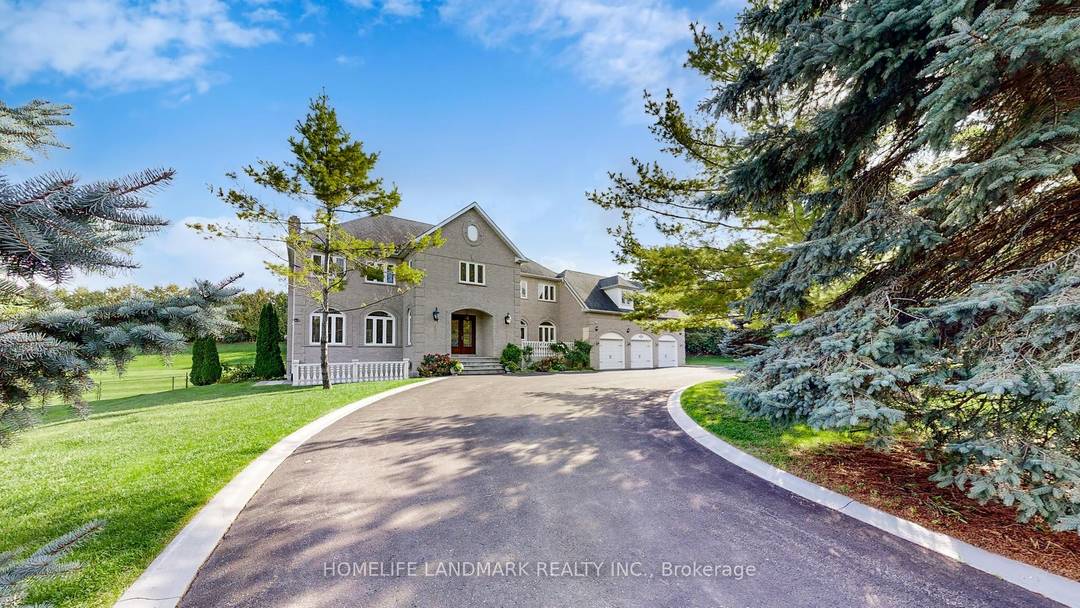 Exquisitely Stunning Executive Estate on a 1.