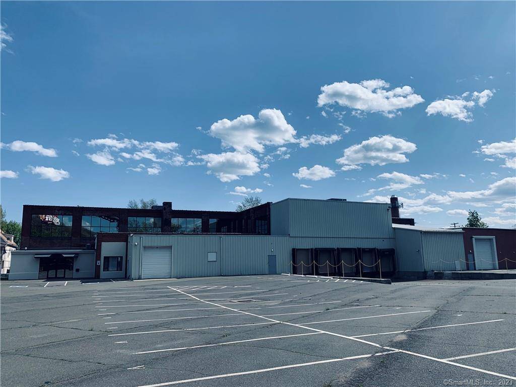 45000 SF Office Flex space with 30, 000 SF clean warehouse shop space with 13 28 ft ceiling height.