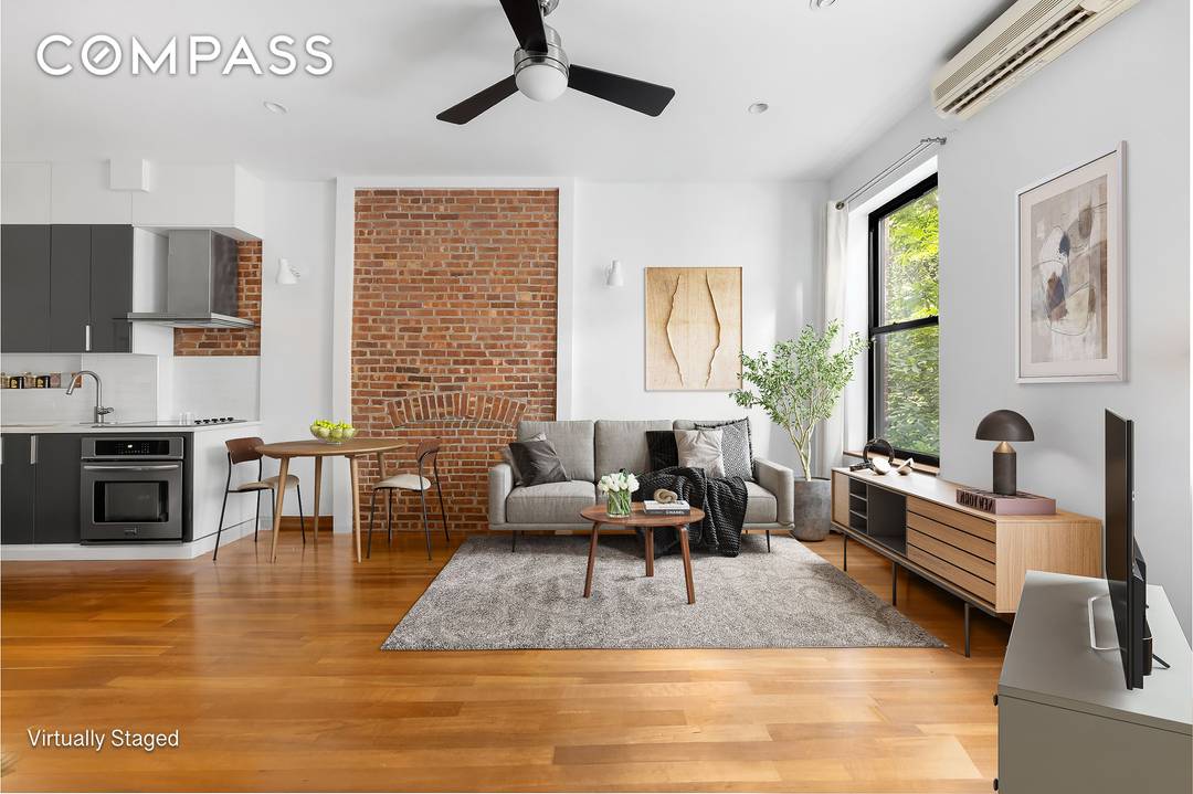 Welcome to 27 West 82nd Street, a beautifully renovated co op tucked away on a serene, tree lined park block of Manhattan s coveted Upper West Side.