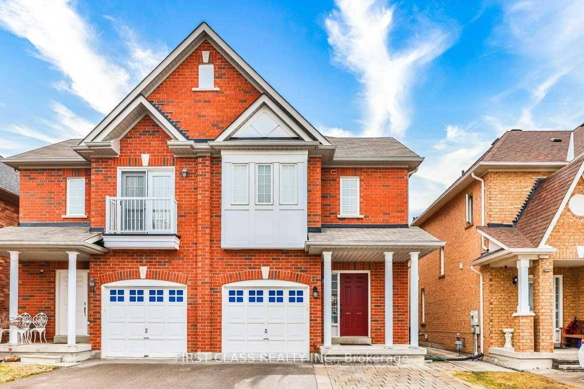 Rare 4 Bedroom Semi With 2551 Total Sq Ft 1728 Sq Ft Above Ground 823 Sq Ft Basement.