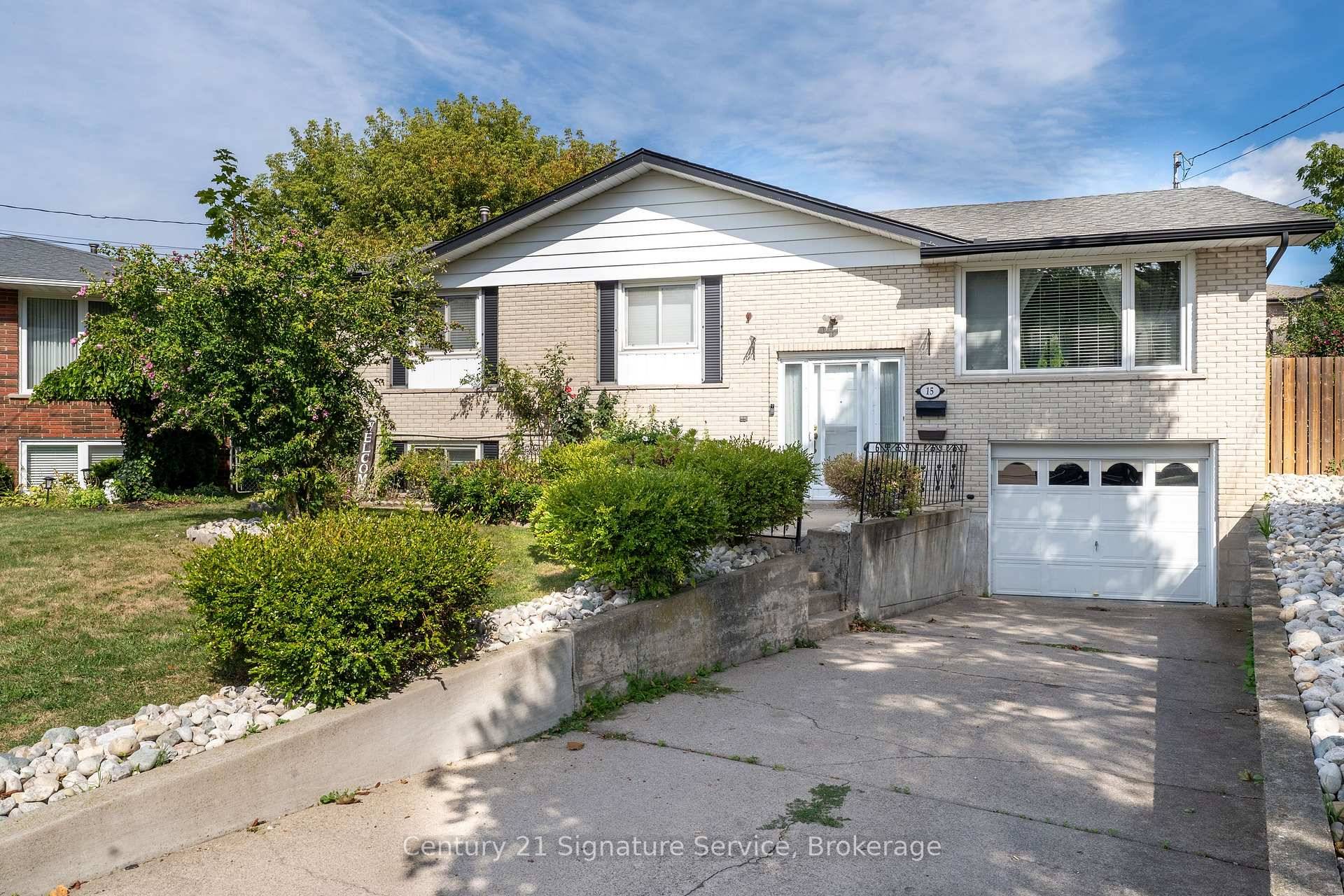 Beautiful detached raised bungalow located in a quiet East Hamilton neighbourhood.
