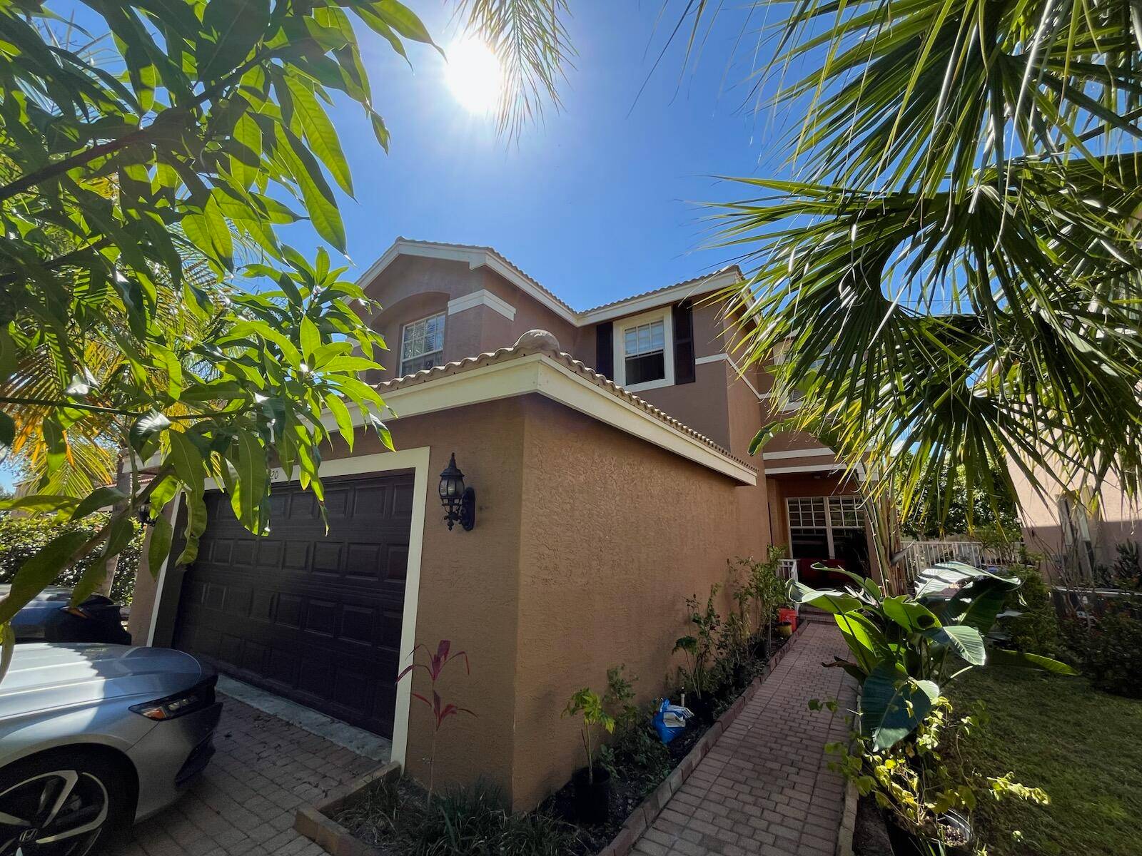 Lovely 5 bedroom home in a great location.