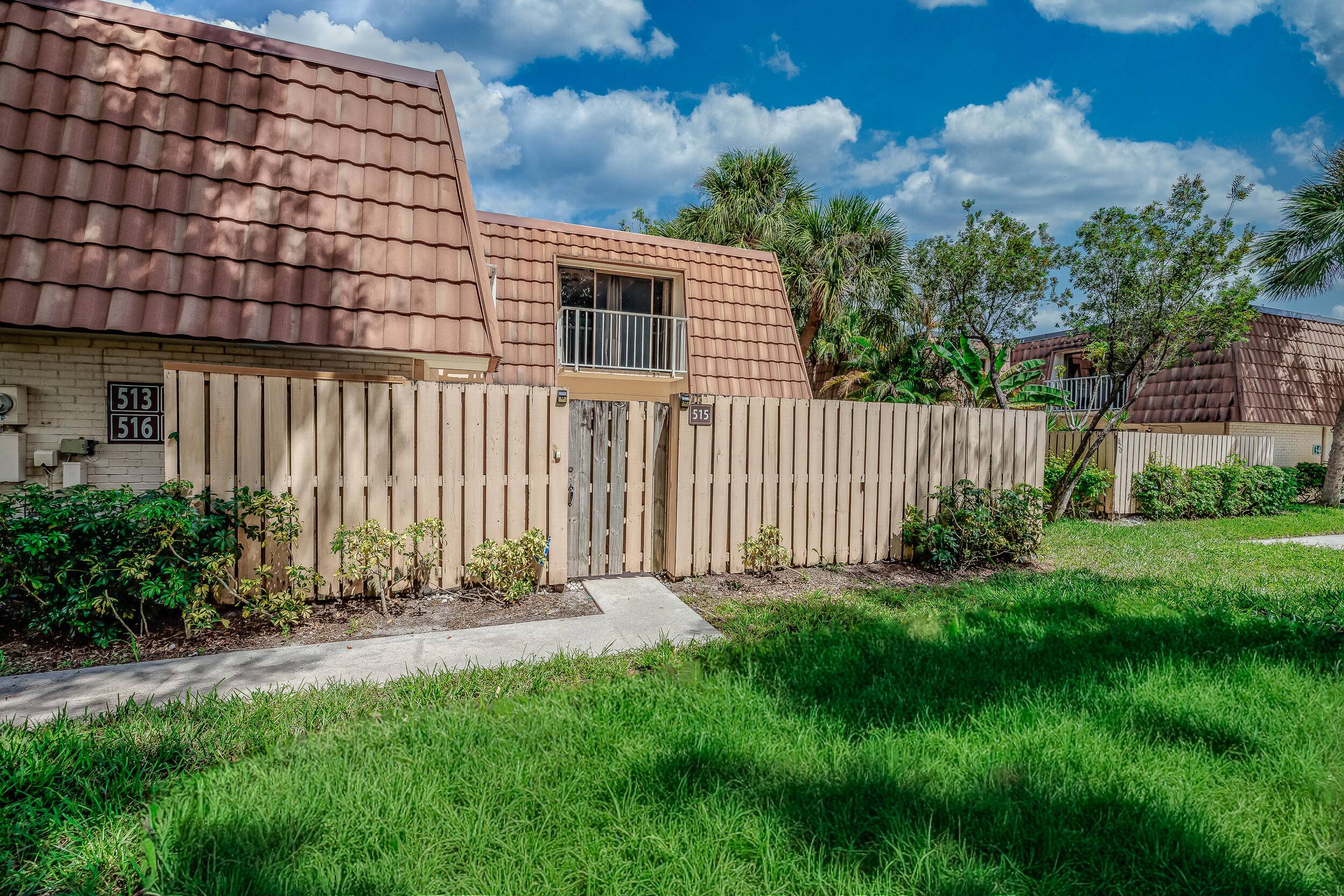 Welcome to Waterside Luxury in the heart of West Palm Beach !