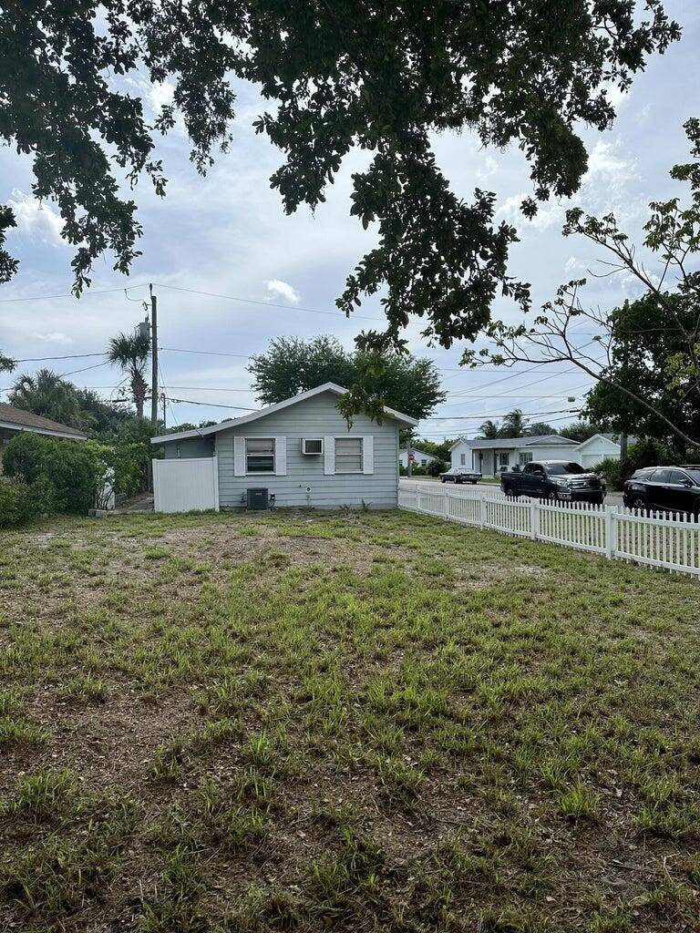Excellent Development Opportunity for all Investors !