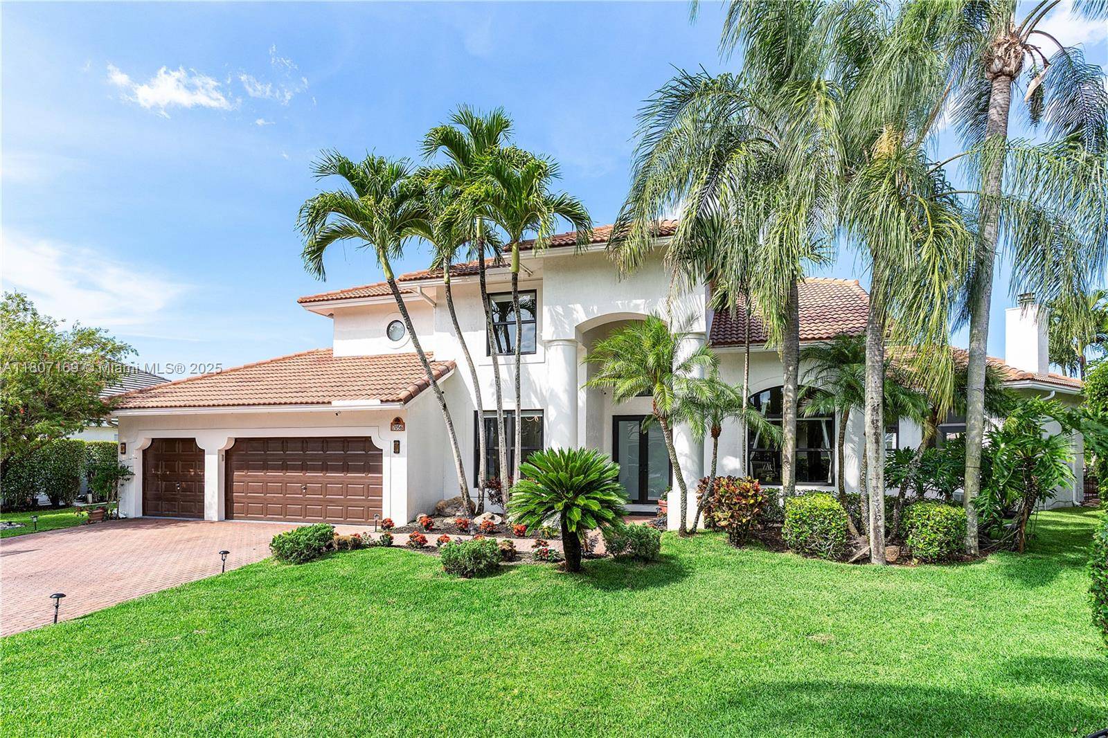 Experience luxury living in this spectacular waterfront residence, perfectly positioned on a quiet cul de sac with 180 feet of serene water frontage and panoramic views.