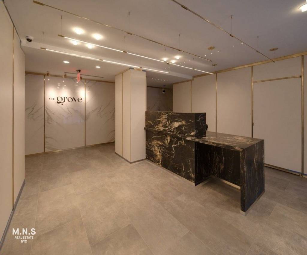 Luxury One Bed in Prime Chelsea Available 3 25 !