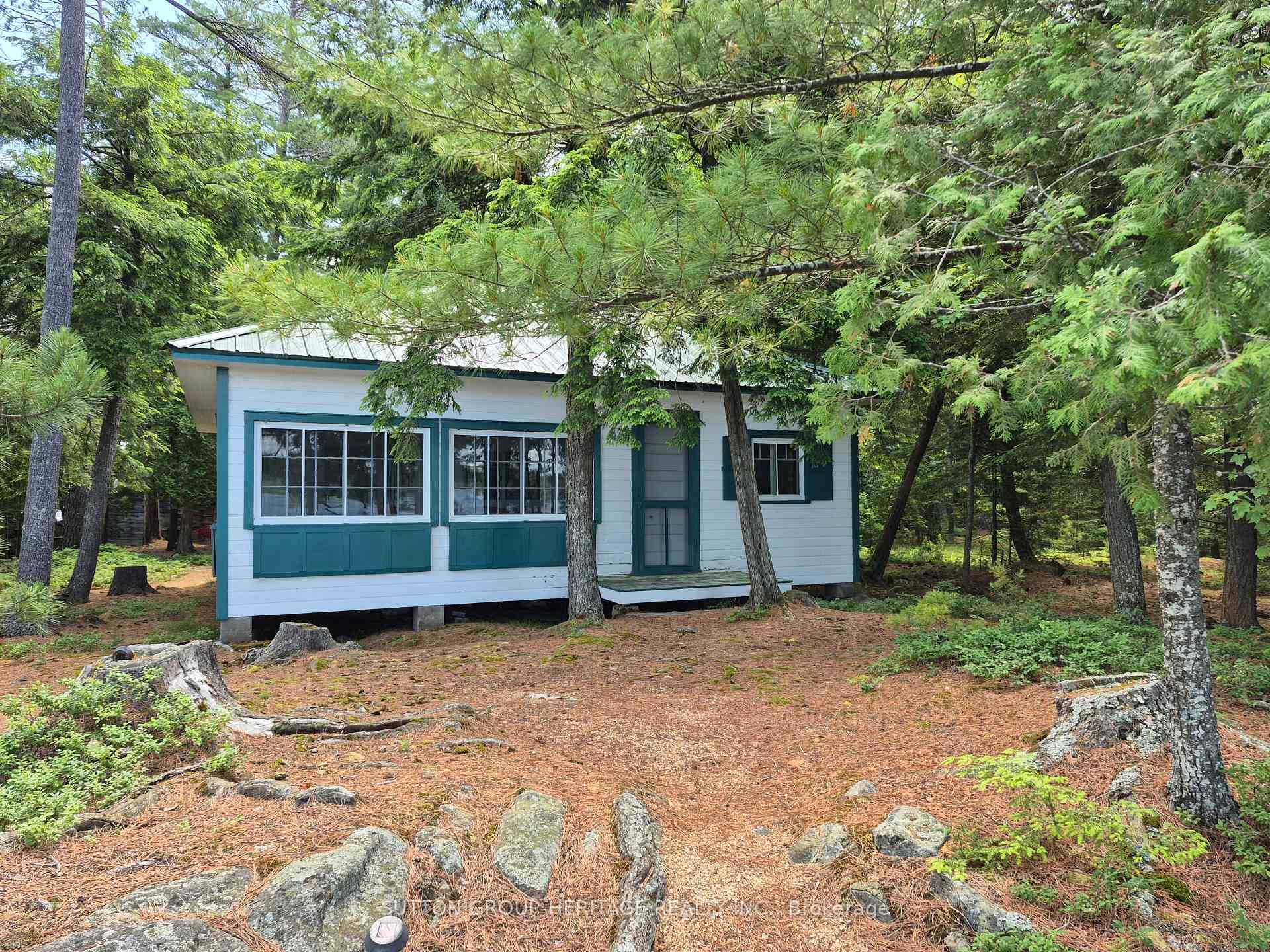 Escape to your own private island in beautiful Ashby Lake !