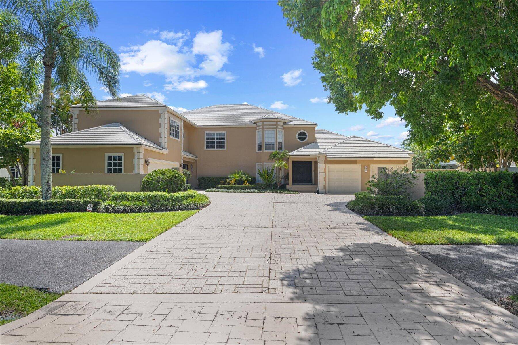 4 bedroom 3 bath First Fairway in move in ready condition.