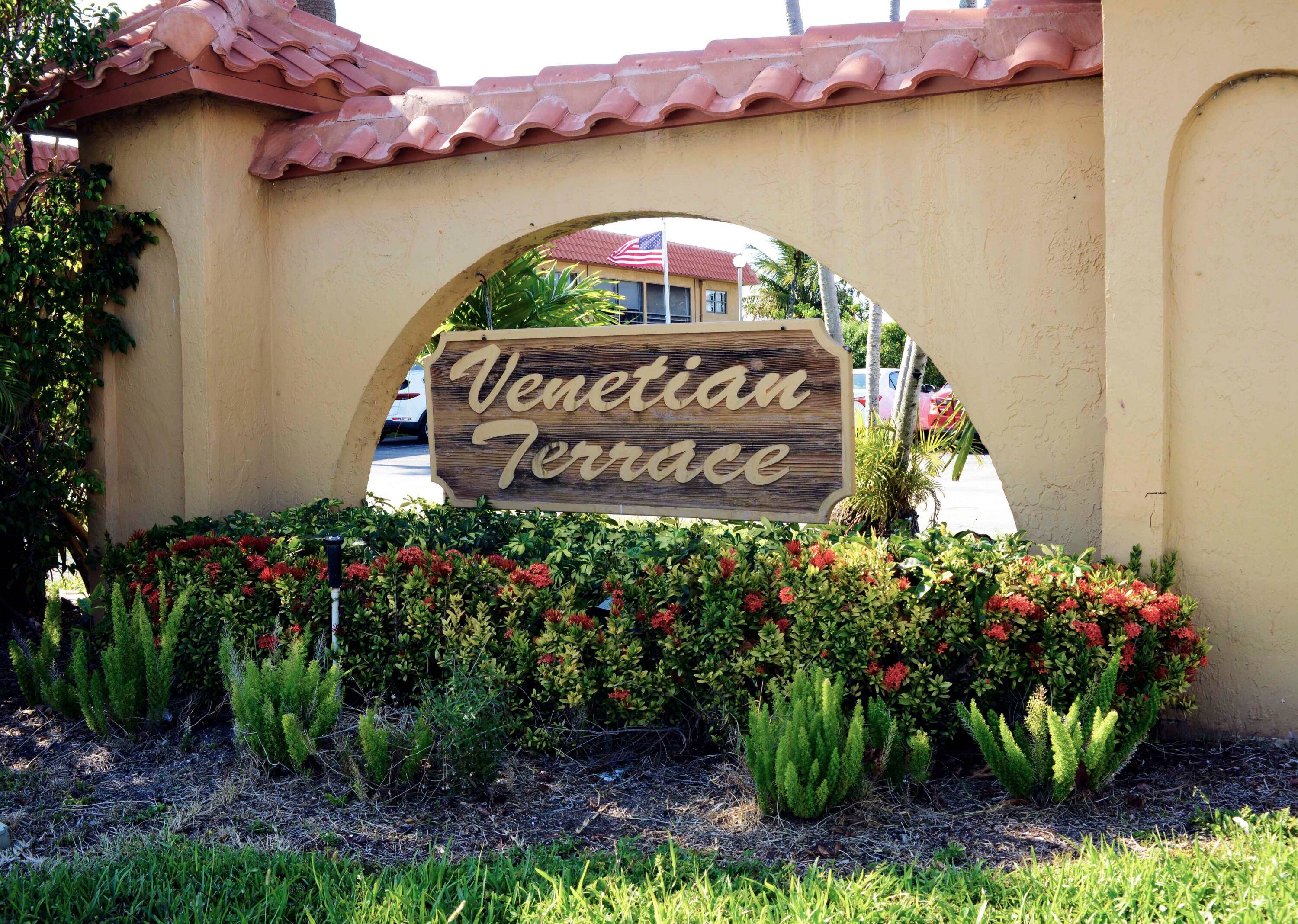 Located in Boynton Beach, this comfortable condo is 2 bedroom and 2 bath.