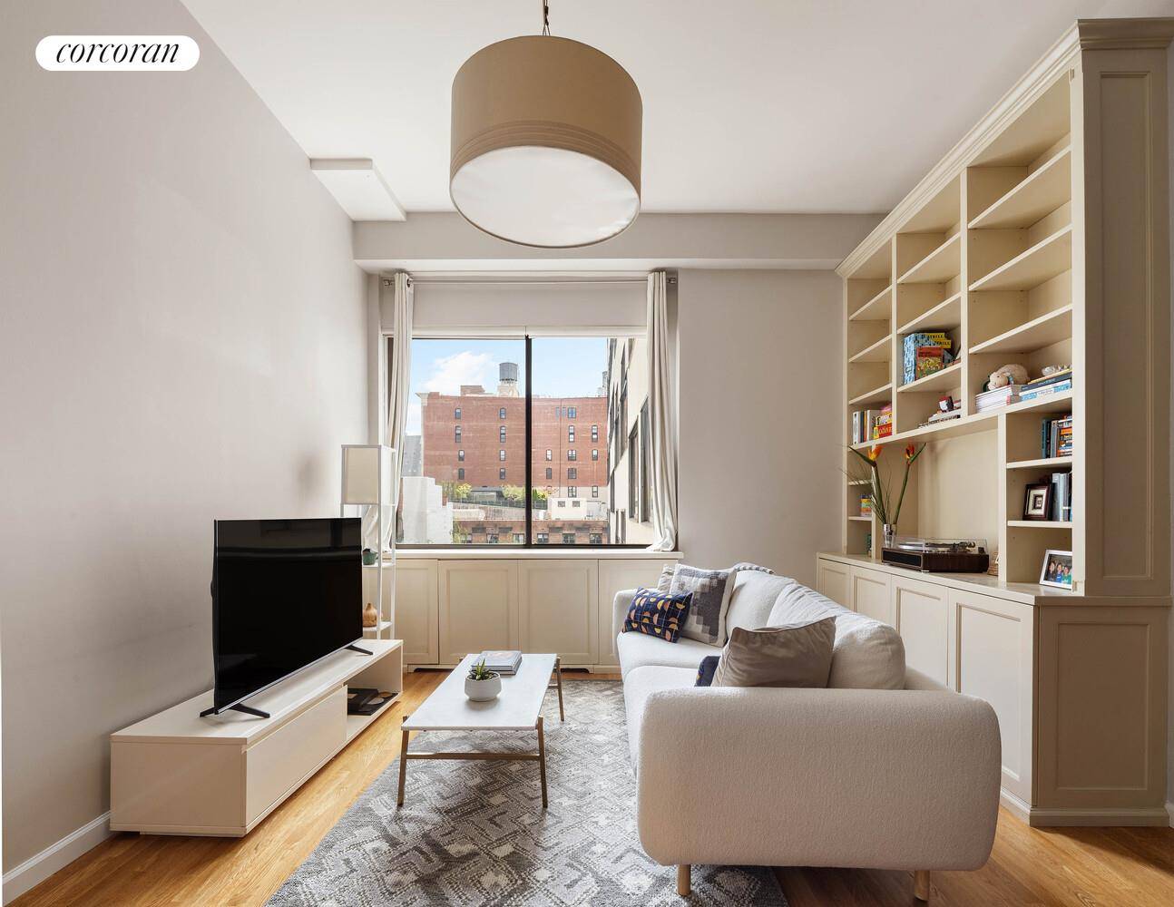 Perfectly situated at the crossroads of NoHo and Greenwich Village, Residence 816 at 77 Bleecker Street is a sun filled, south facing lofted one bedroom with soaring ceilings and open ...