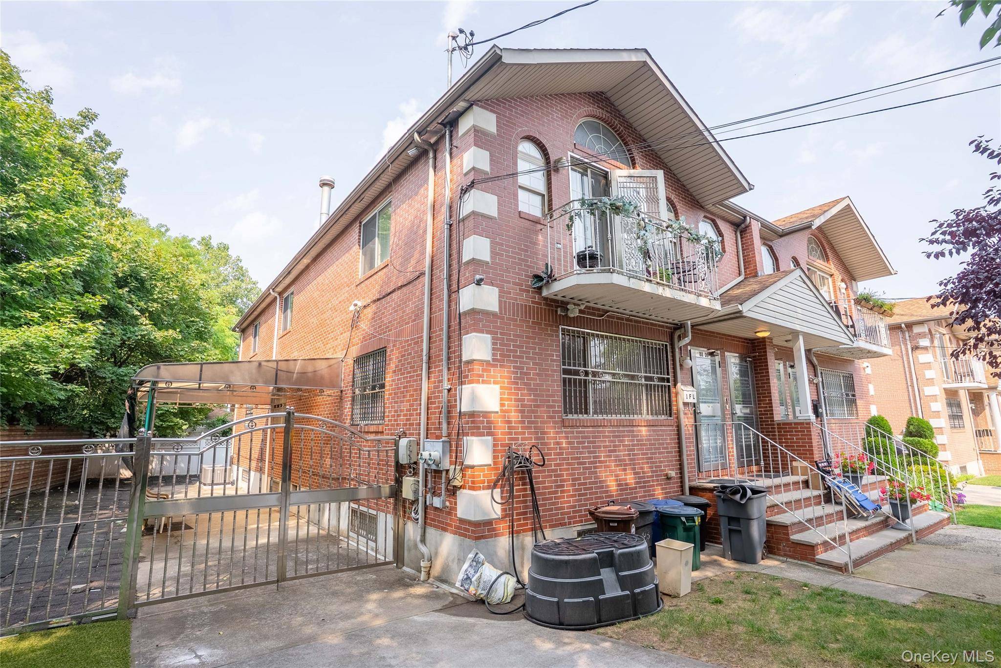 Great investment opportunity in Forest Hills !