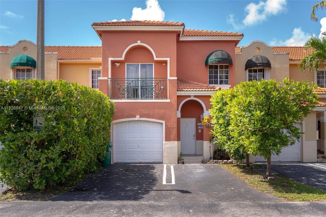 Charming 4 bed 2. 5 bath townhouse in the desirable Vista Alegre community.