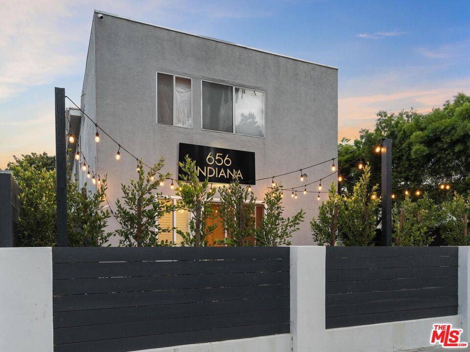 656   Indiana Ave 14BR Marina Del Rey La