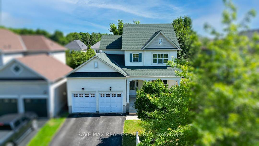 Welcome to this lovely detached house with a double car garage in the heart of family friendly Acton.