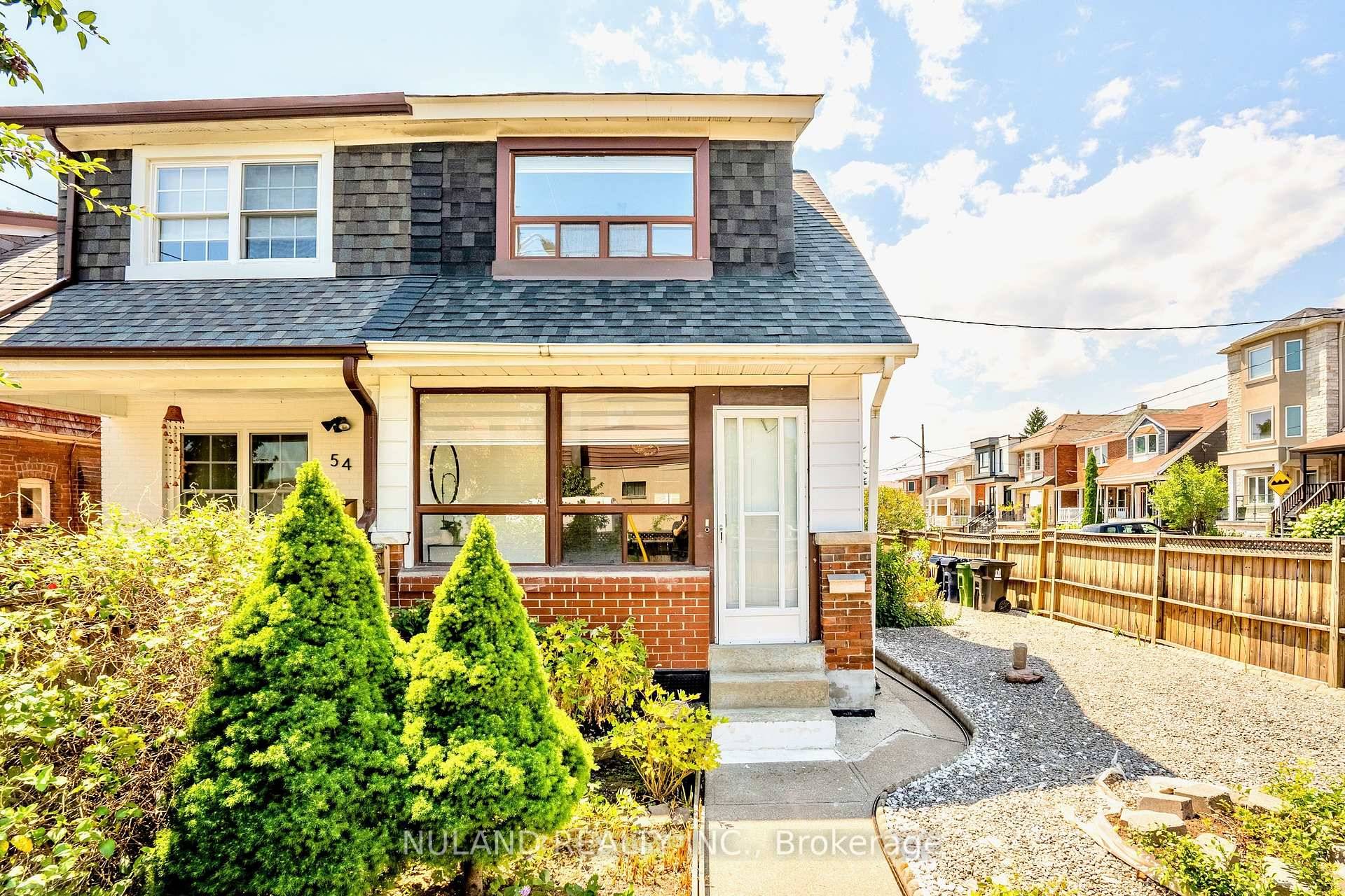Client Remarks VERY WELL KEPT HOUSE THREE BEDROOM FULLY RENOVATED CLOSE TO ALL AMENITIES SHORT WALK TO PUBLIC TRANSPORTATION SCHOOL amp ; PLACE OF WORSHIP HOUSE IS READY FOR MOVING ...