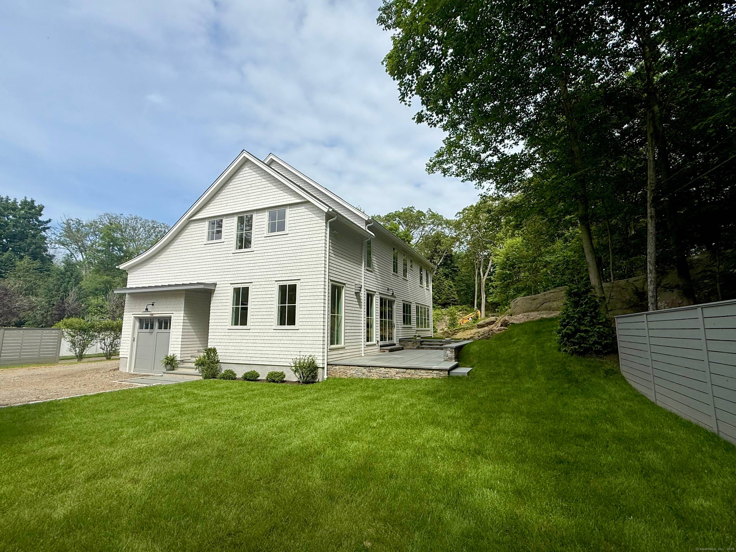 Fabulous Saugatuck Compo Location !