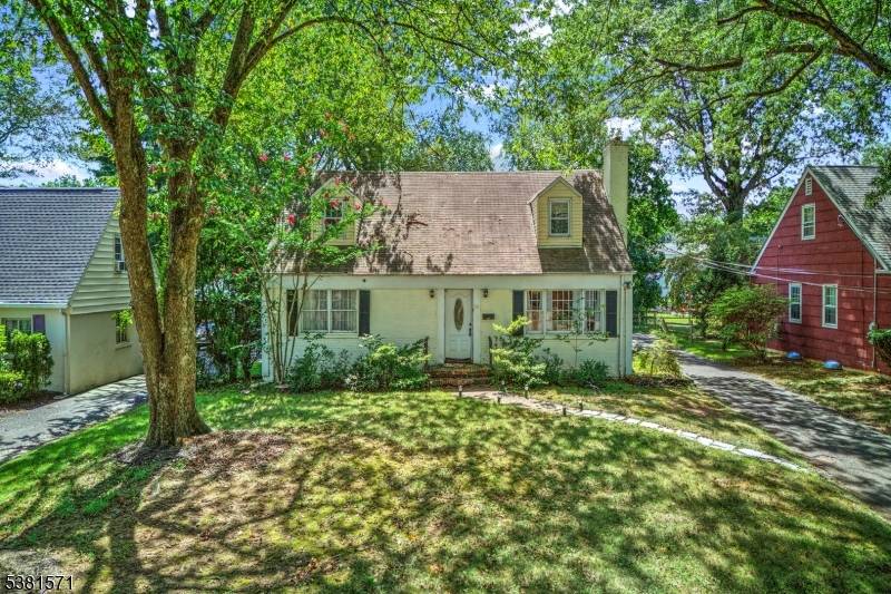 Discover the perfect blend of space and style at 341 W End Ave in North Plainfield !