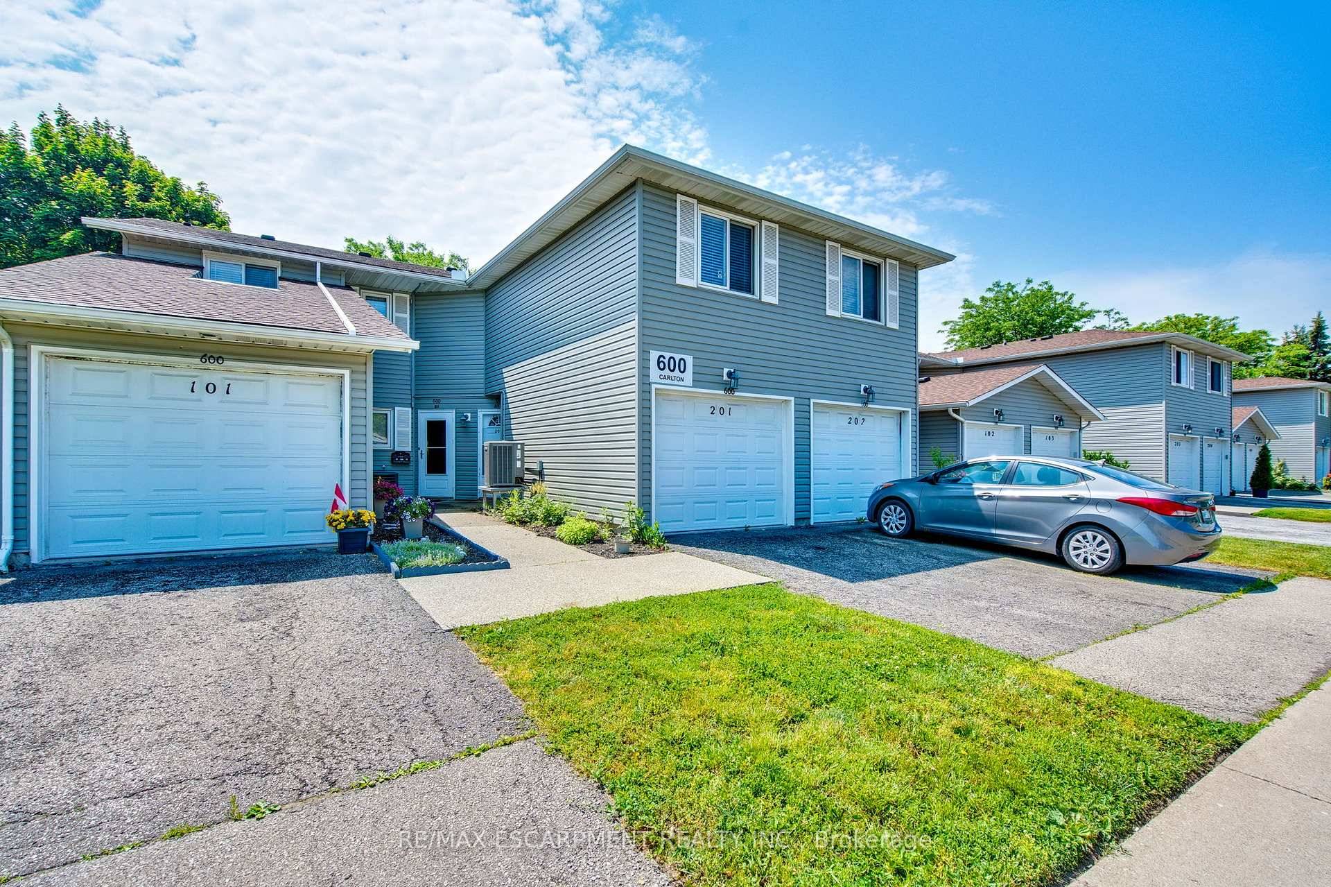 Spacious amp ; Stylish 3 Bedroom Condo in North St.