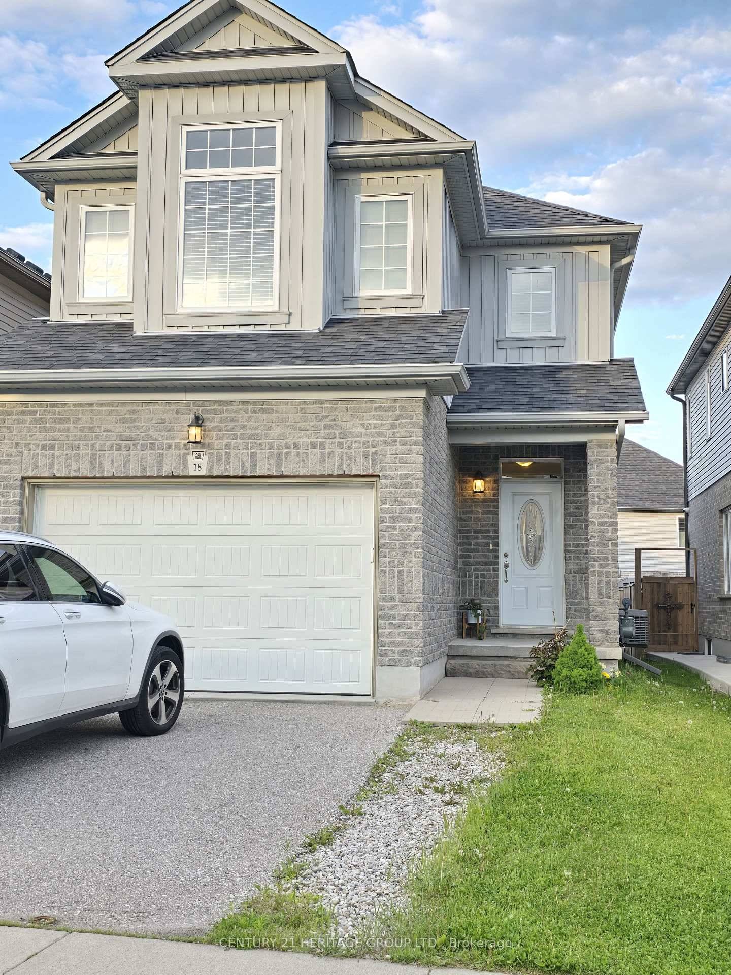 Location, Luxury, Lifestyle Welcome to 18 Spring Creek Street in Kitchener !