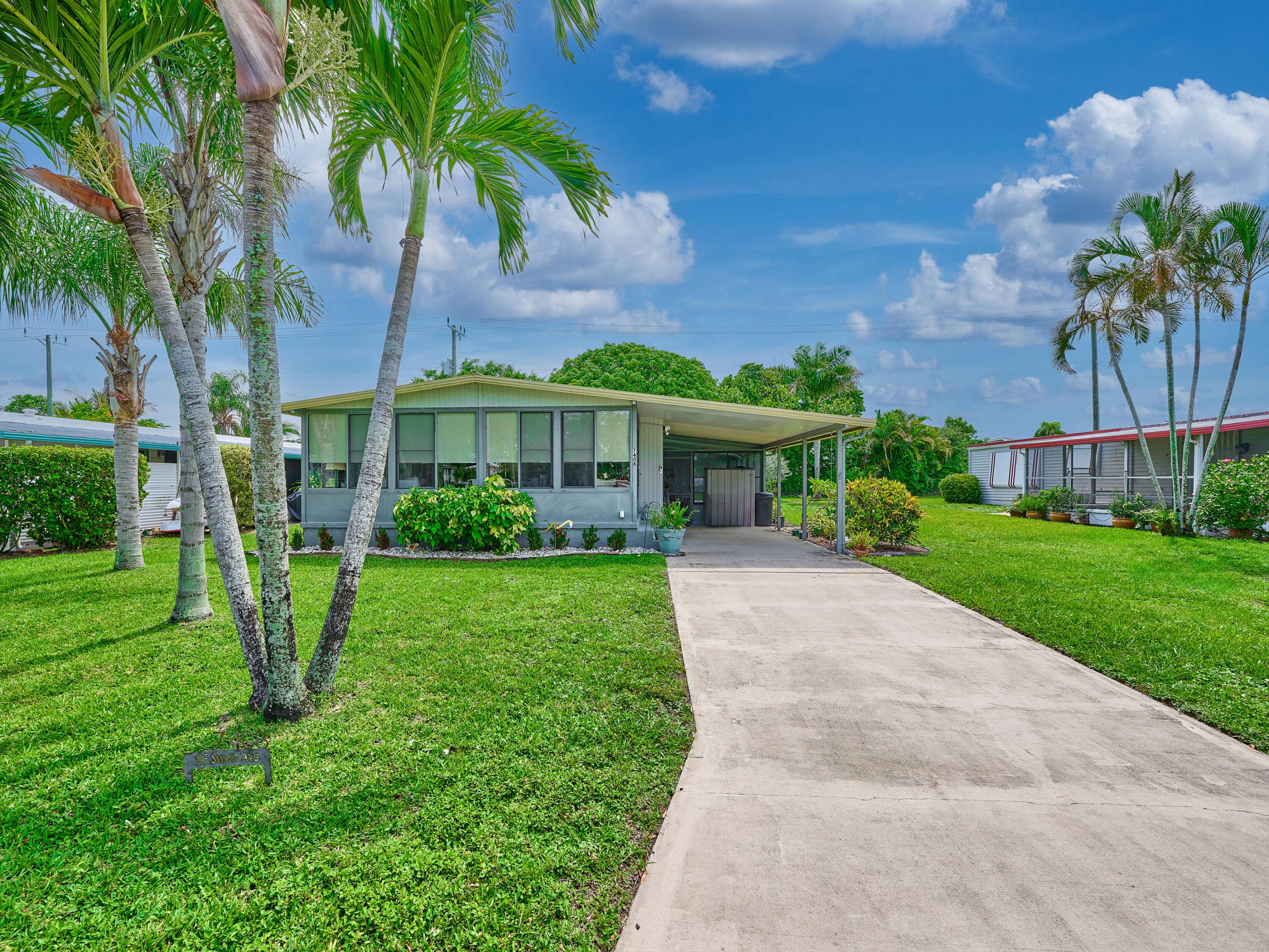 3 Bedrm 2 Bath Manuf home in Ridgeway, all ages community in Hobe Sound.