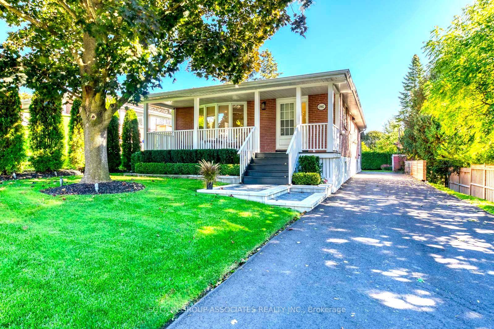 Beautifully Updated 3 Bed Bungalow With Income Potential !